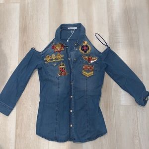 Detailed jean shirt